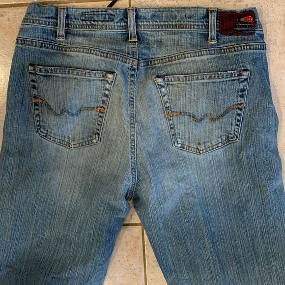 2 pairs AG denim jeans - Picture 15 of 16